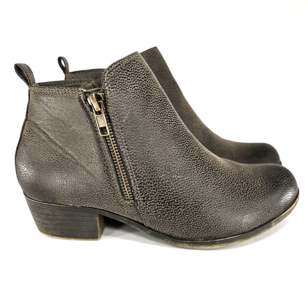 New @titude Gaby Western Rustic, Double Zip, Ankle Bootie. Women's Size 8M